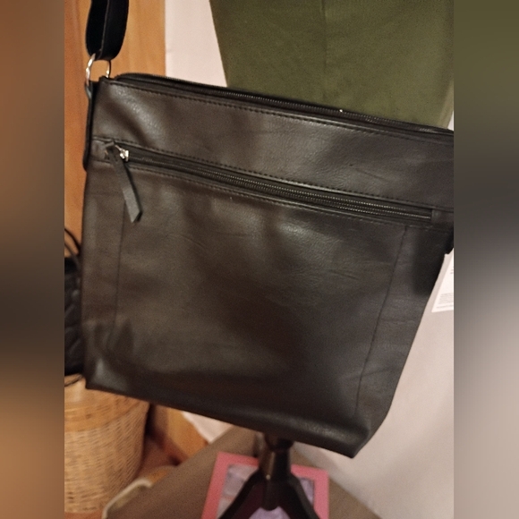 Just Be Classic Black Shoulder Bag Set - Picture 2 of 7